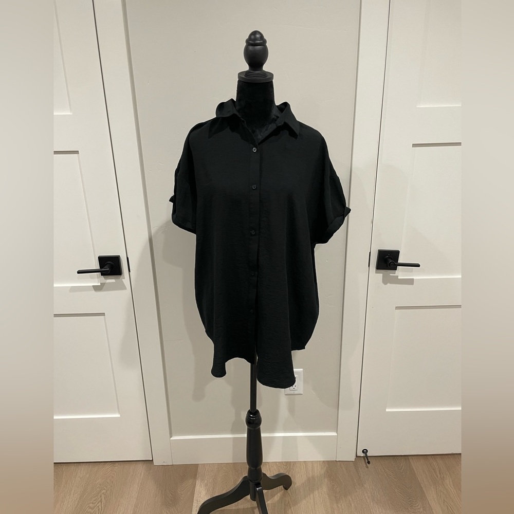 Treasure & Bond Women’s’ Black Button Down